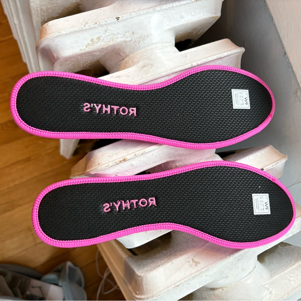 Rothy's Dragonfruit Flats. NWT. Size 9 - Picture 6 of 7